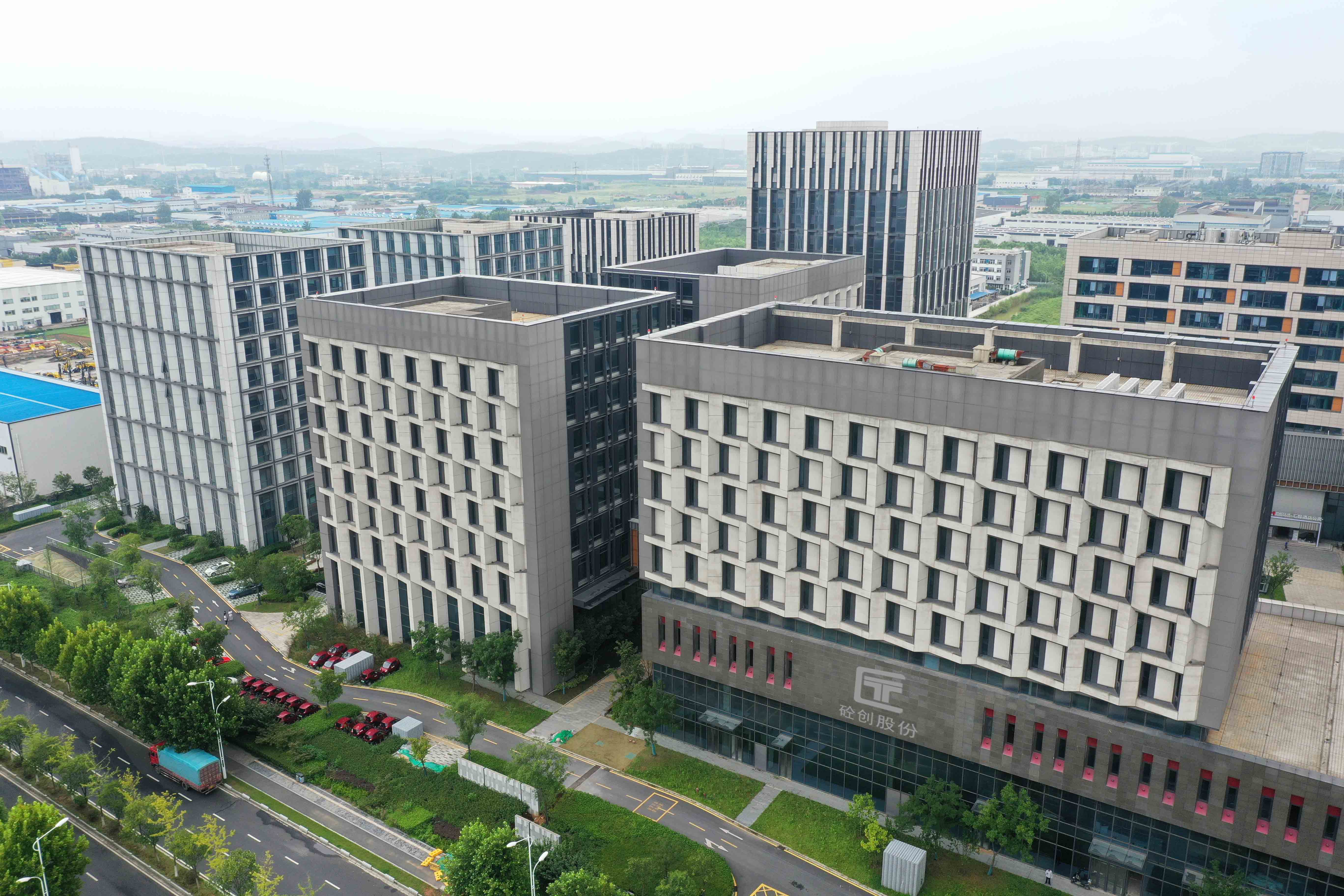 南京兴智高新科技园（GRC幕墙）