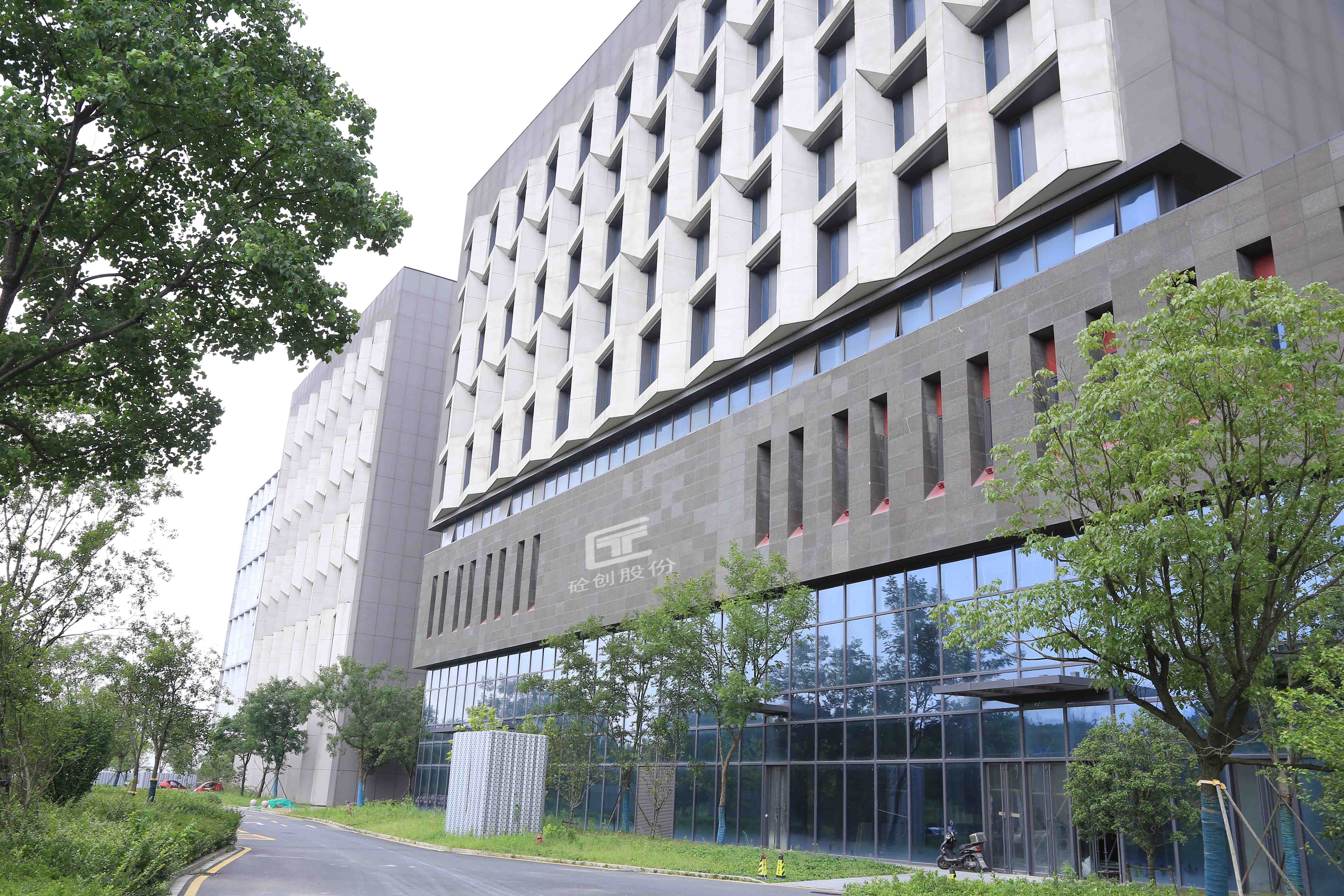 南京兴智高新科技园（GRC幕墙）