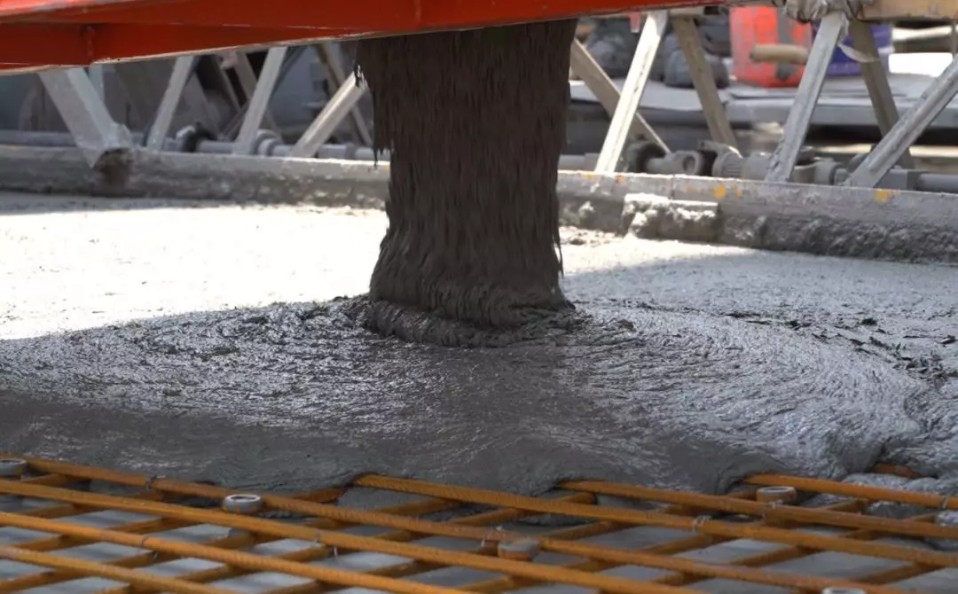 UHPC超高性能混凝土起初应用铁路桥面